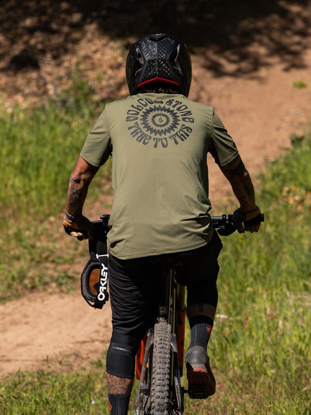 br Volcom homens roupas camisa manga curta falhada militares 88NNJ652